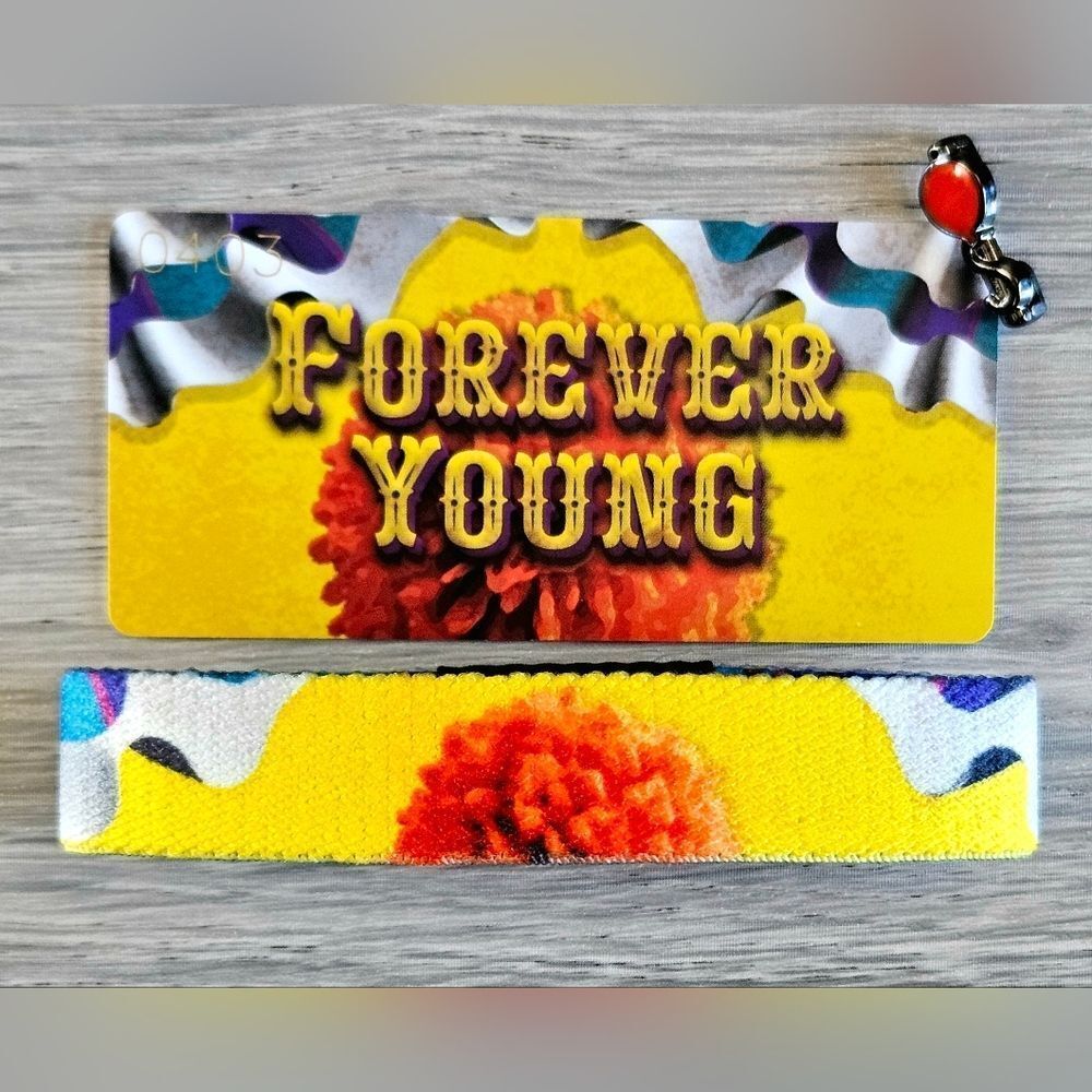 ZOX "FOREVER YOUNG" #403 "IT" DERRY HALLOWEEN GOLDIE Balloon Charm & Wristband